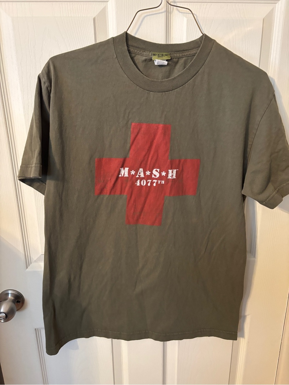 Vintage 2003 MASH 4077th  Army Green Short Sleeve Tee size L